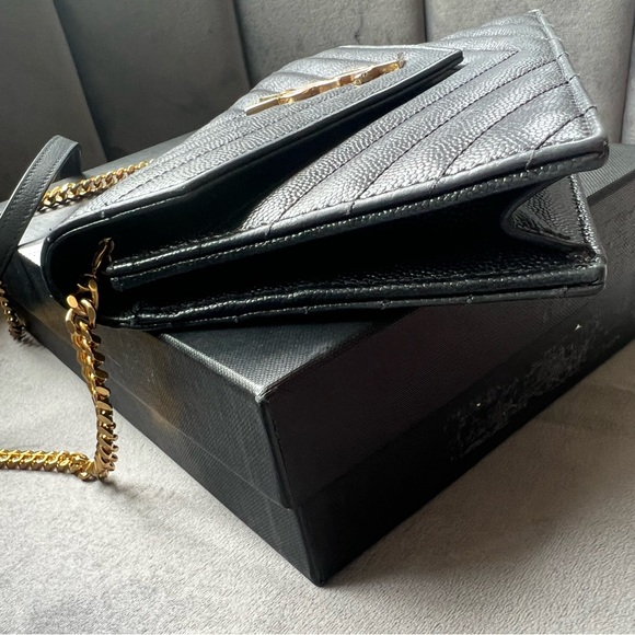 Sale-Yves Saint Laurent Cassandre Monogram Wallet on Chain quilted black - Picture 6 of 10